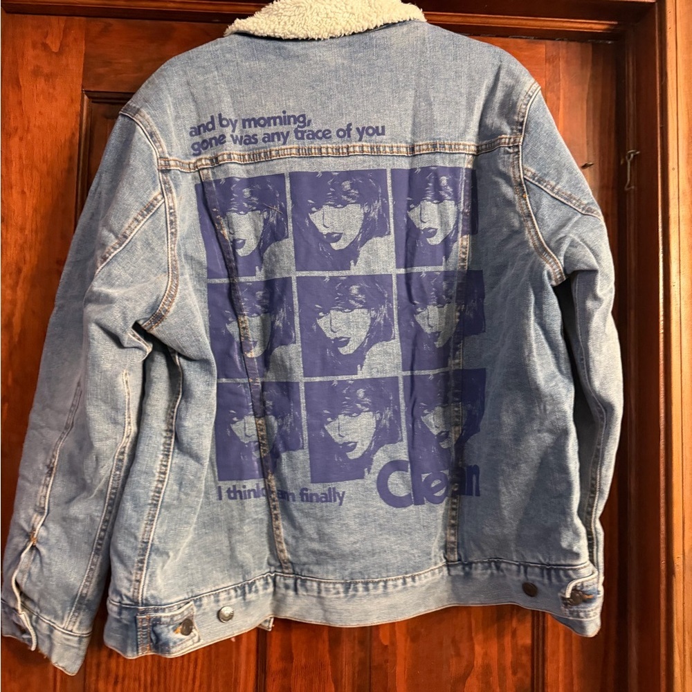 Taylor Swift 1989 Light Blue Denim Jacket with Sherpa Lining - Picture 2 of 5
